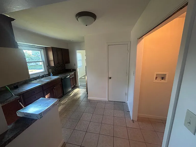 2827 Kentucky Ave — Photo 5