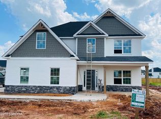 404 Cambrian Dr, Kathleen, GA 31047