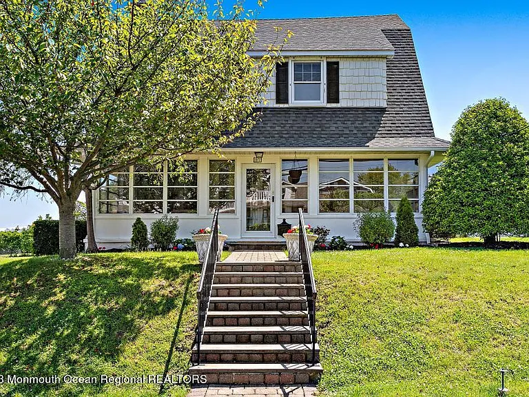 27 Shrewsbury Dr — Photo 3