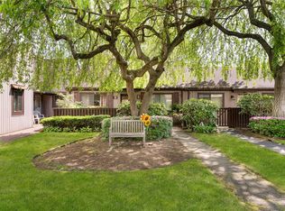 51 Strathmore Gate Dr, Stony Brook, NY 11790