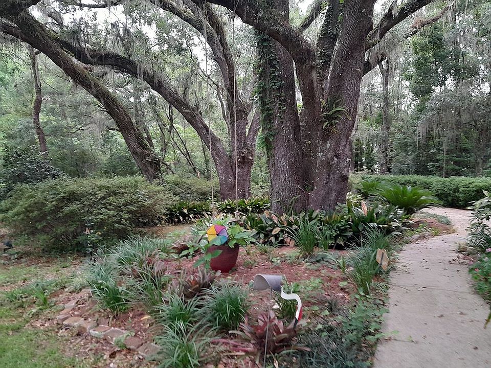 front yard sidewalk