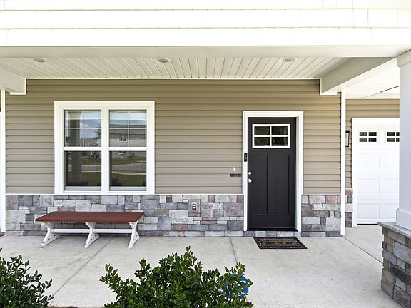 4th image of 291 Burnside Dr