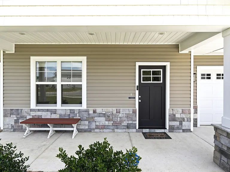 291 Burnside Dr — Photo 4