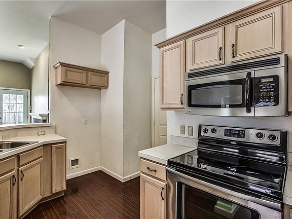 2nd image of 2041 Reddenson Dr