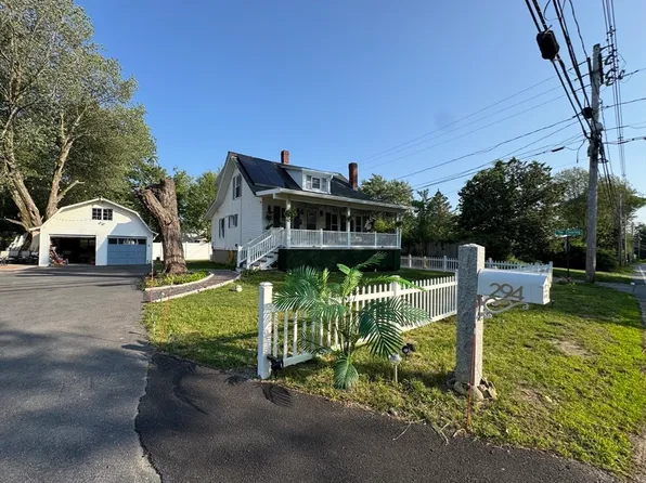 294 Whalom Rd, Lunenburg, MA 01462
