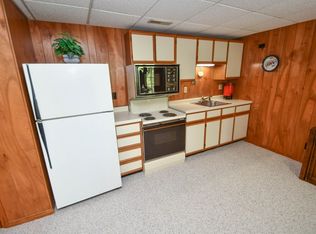 1780 Bark River Dr, Hartland, WI 53029