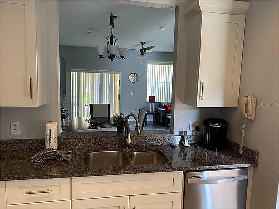 4th image of 126 Miramar Ave