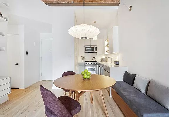 5th image of 9 Barrow St APT 4M