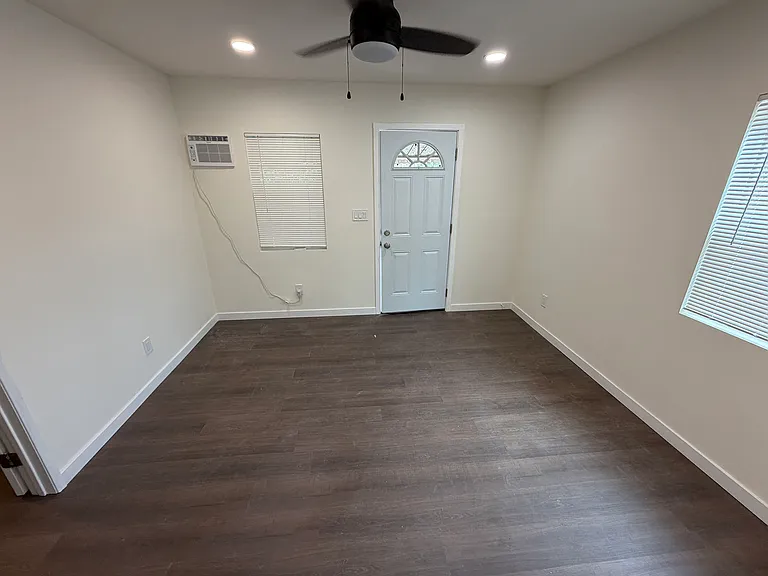 4027 Arden Dr — Photo 9
