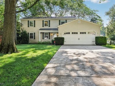 395 Bates Dr, Bay Village, OH, 44140