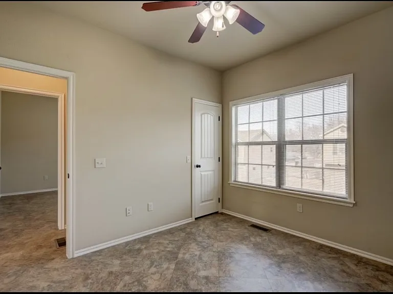 204 W Stonebrook St #204 — Photo 17