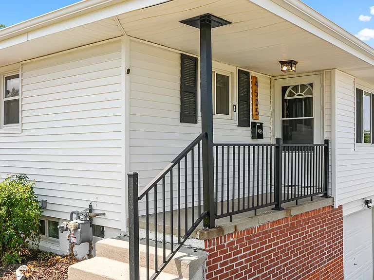 4505 Bancroft St — Photo 2
