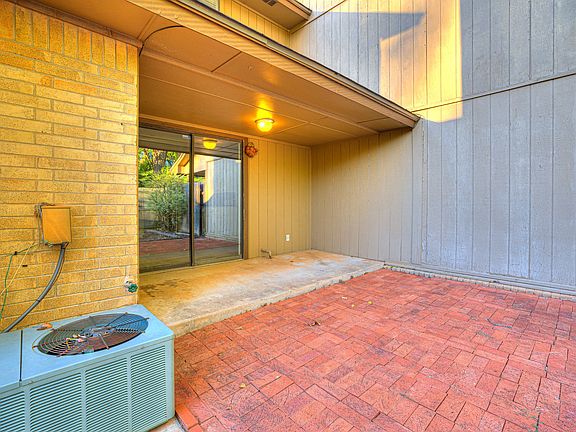 5th image of 206 Woodbridge Cir