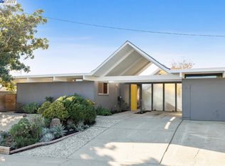 5894 Highwood Rd, Castro Valley, CA 94552