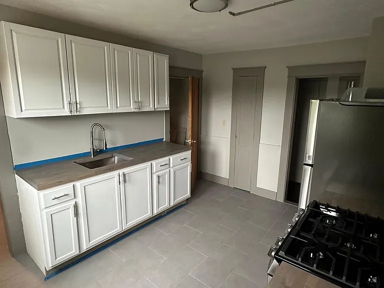69 Burlington Ave #2 — Photo 10