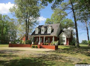 375 Country Club Ln, Rainsville, AL 35986