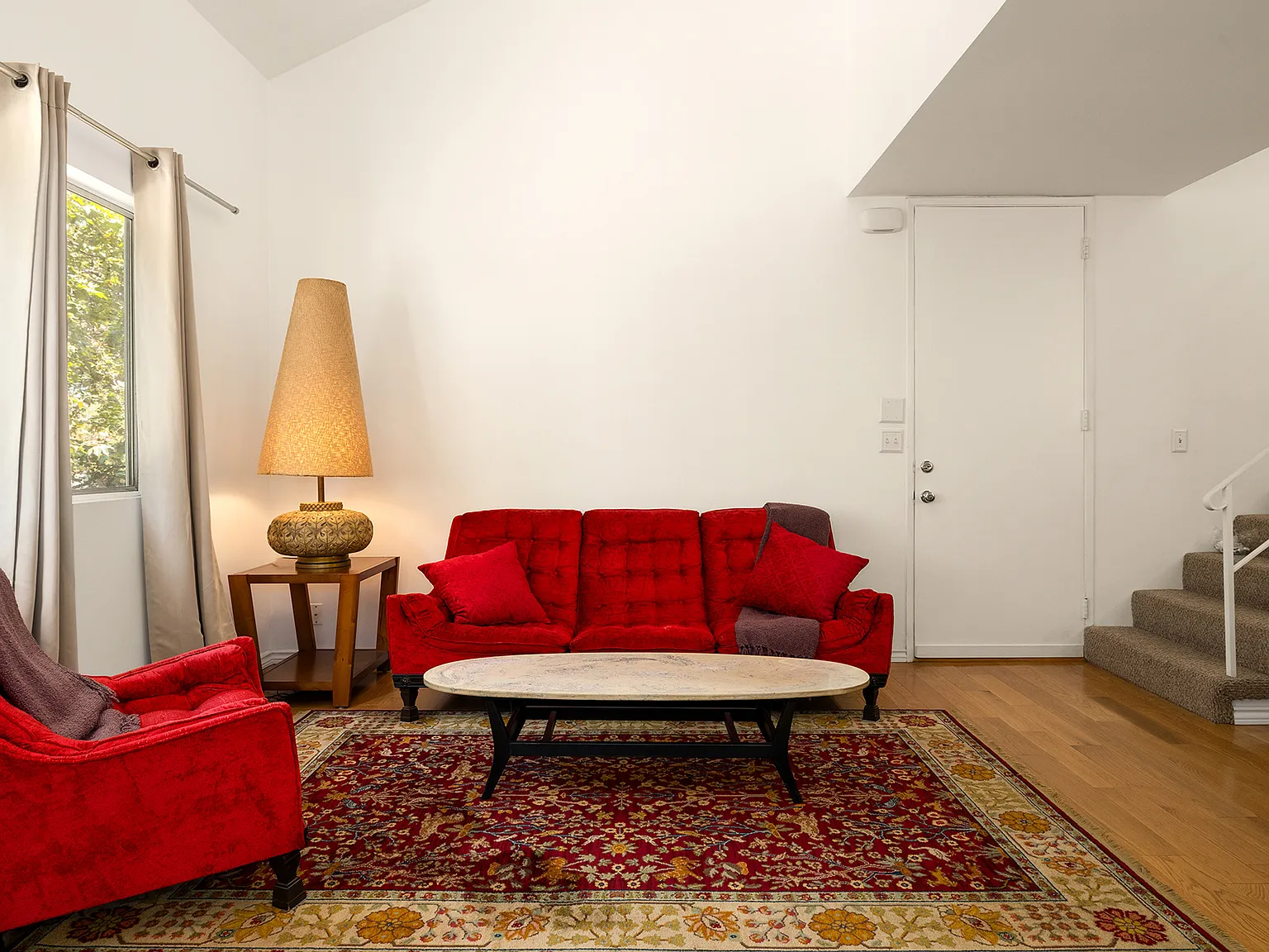2 bed, 1.5 bath, 1083 sqft, $9,245 — Photo 2
