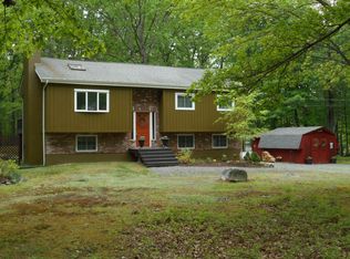110 Iroquois Trl, Milford, PA 18337