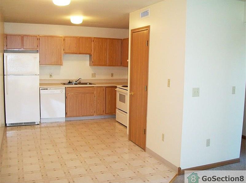 1st image of 416 Small St
