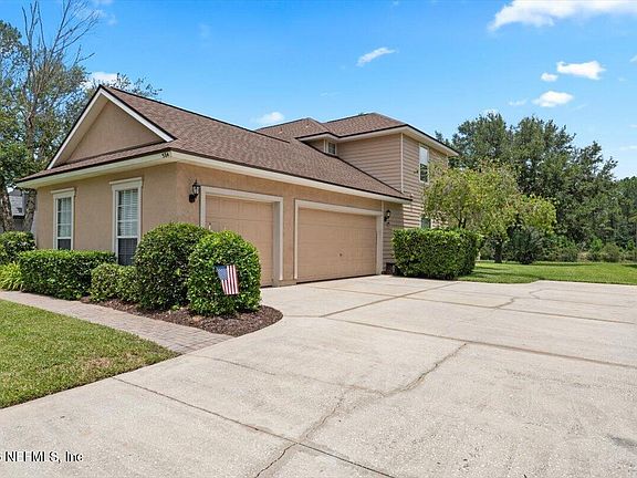 3rd image of 584 CHESTWOOD CHASE Drive