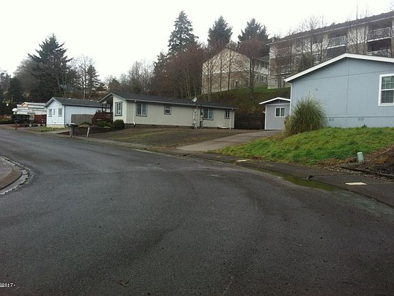 4th image of 2455 NE 29th St
