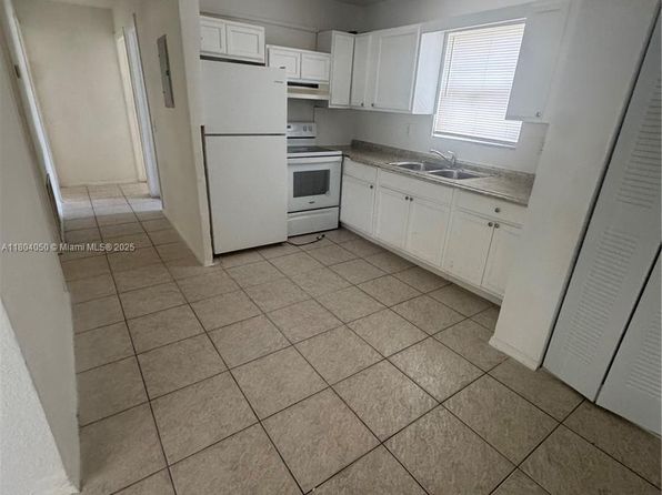 2856 NW 14th St #12