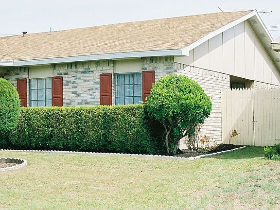2nd image of 2915 Housley Dr