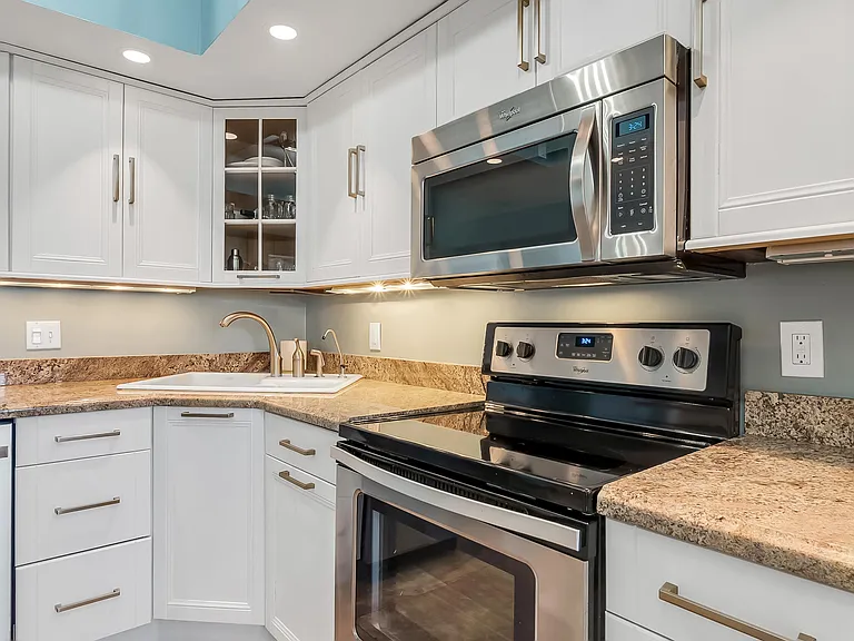 2200 NE 33rd Ave #10K — Photo 15