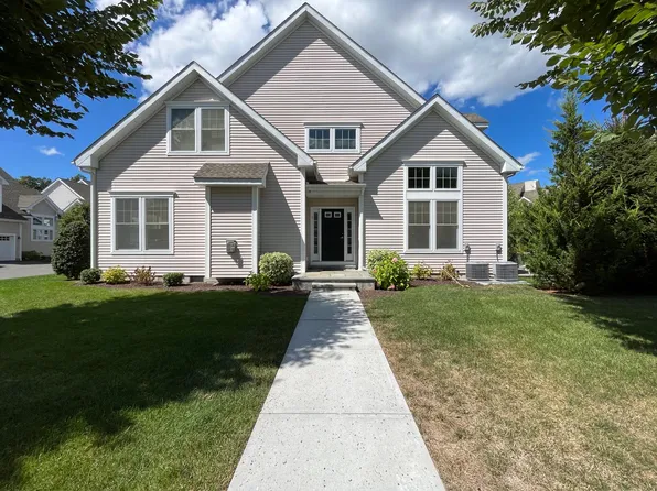 19 Copper Square Dr, Bethel, CT 06801
