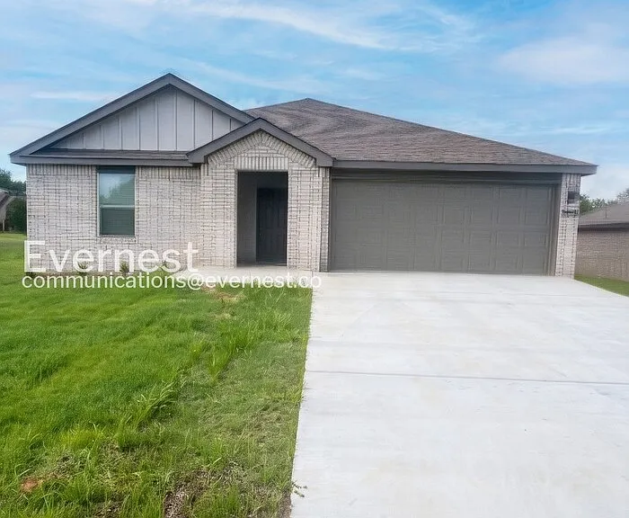101 E Fredonia Ct — Photo 1