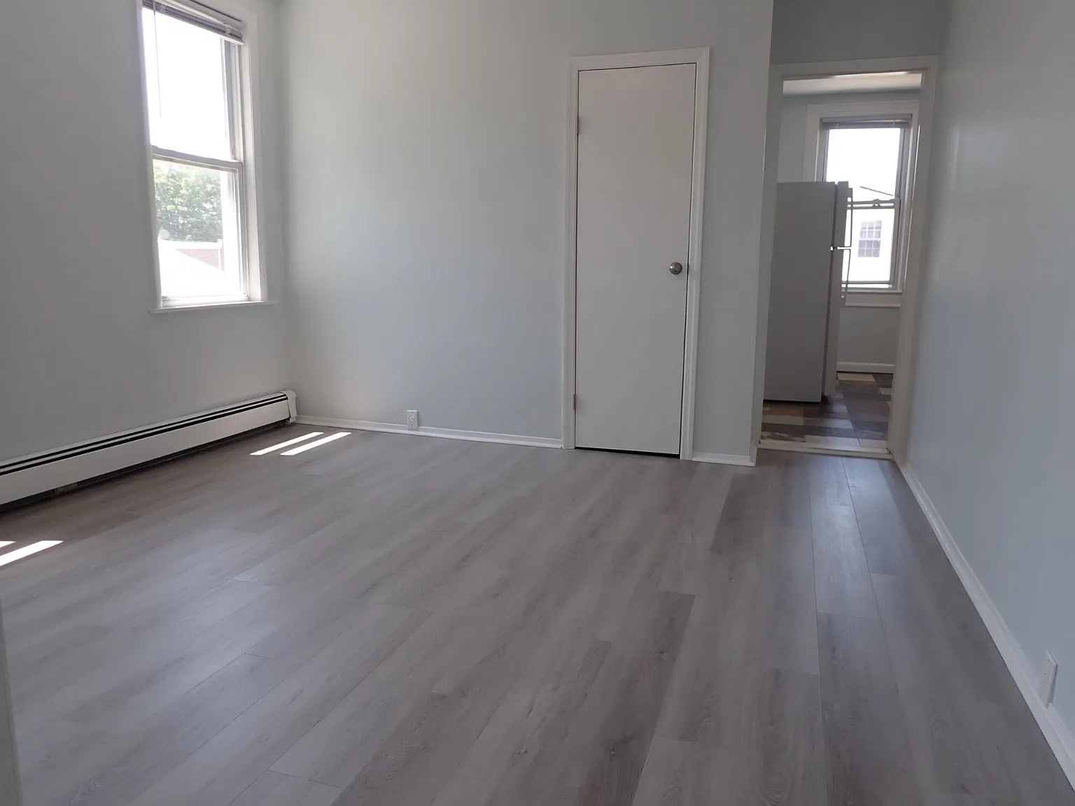 3 bed, 1.0 bath, $3,400 — Photo 2