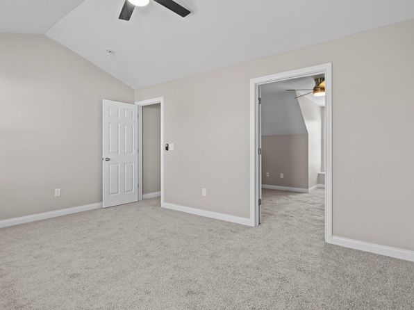 lexington-kentucky-446956486 picture