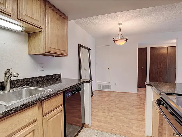 8555 Fairmount Dr #A201 — Photo 4