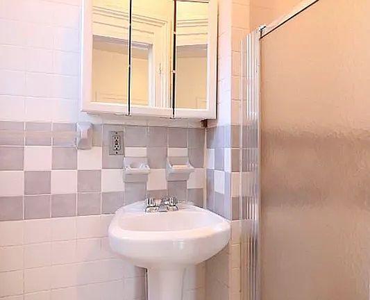 5th image of 374 W 46th St APT 3W