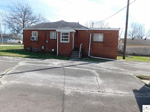 2nd image of 1105 S Main St