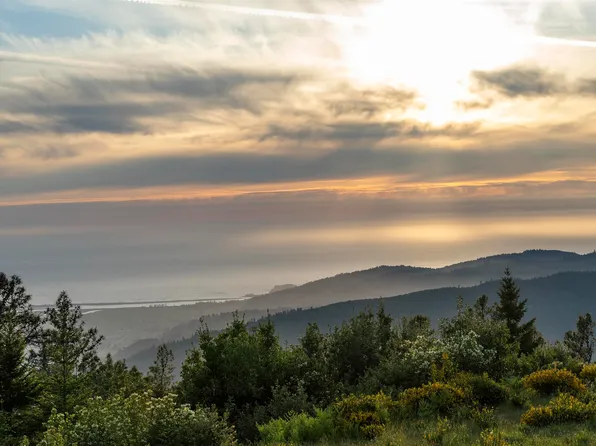 500 Seaview Dr, Crescent City, CA 95531