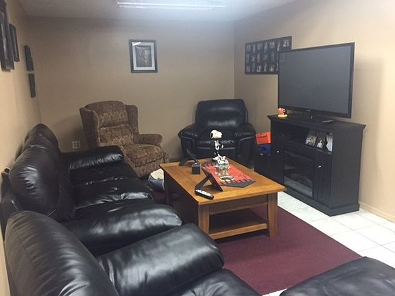5th image of 385 Corbin Ave