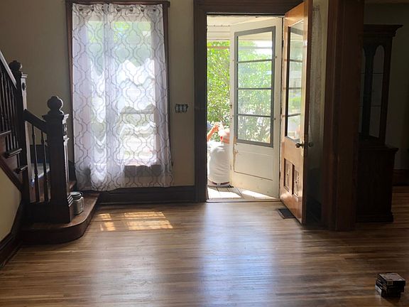 5th image of 124 Klerx Ave #1