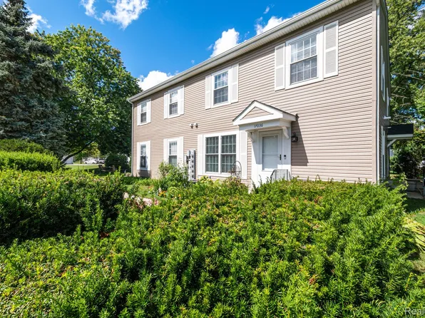 17036 Rock Harbor Ct, Clinton Township, MI 48038
