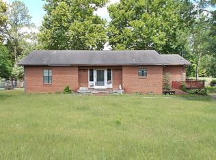 3209 Lake Place Dr, Marianna, FL 32446