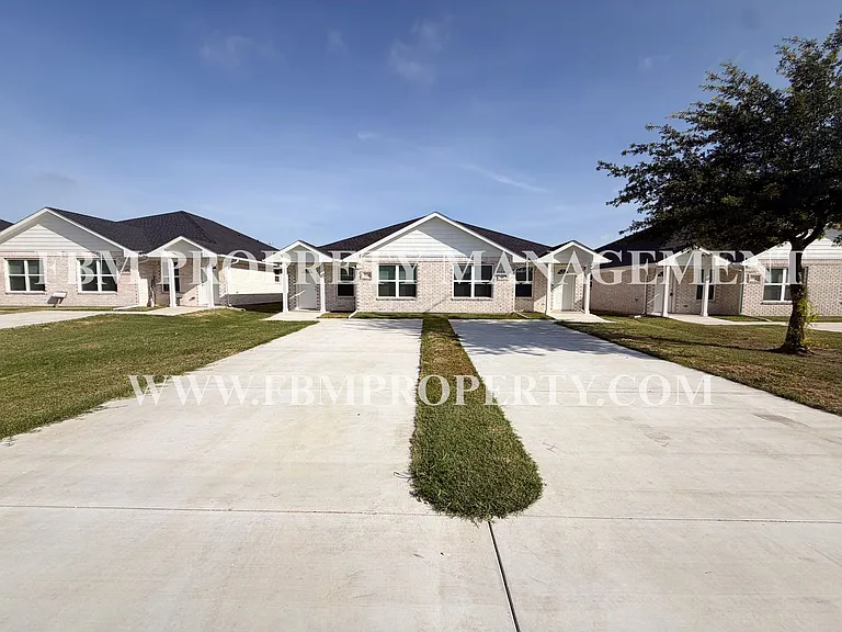 114 E Camden St - Brand New 2 Bedroom, 2 Bathroom Duplex Located in Rice, TX! — Photo 20