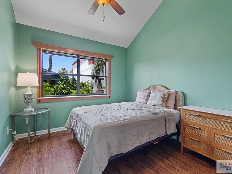 114 E Dolphin St #A — Photo 14