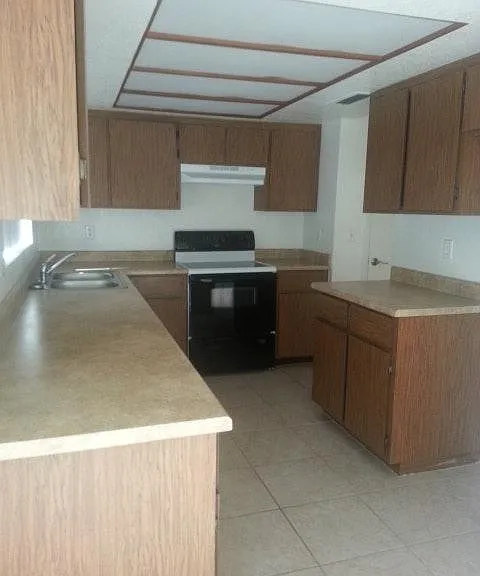 3590 Clearwater Dr — Photo 3
