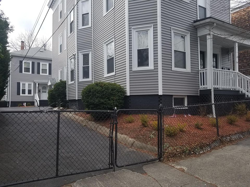 Entrance to the property