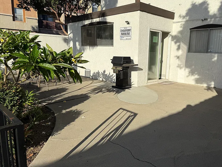 Castilian Park Apartments — Photo 6