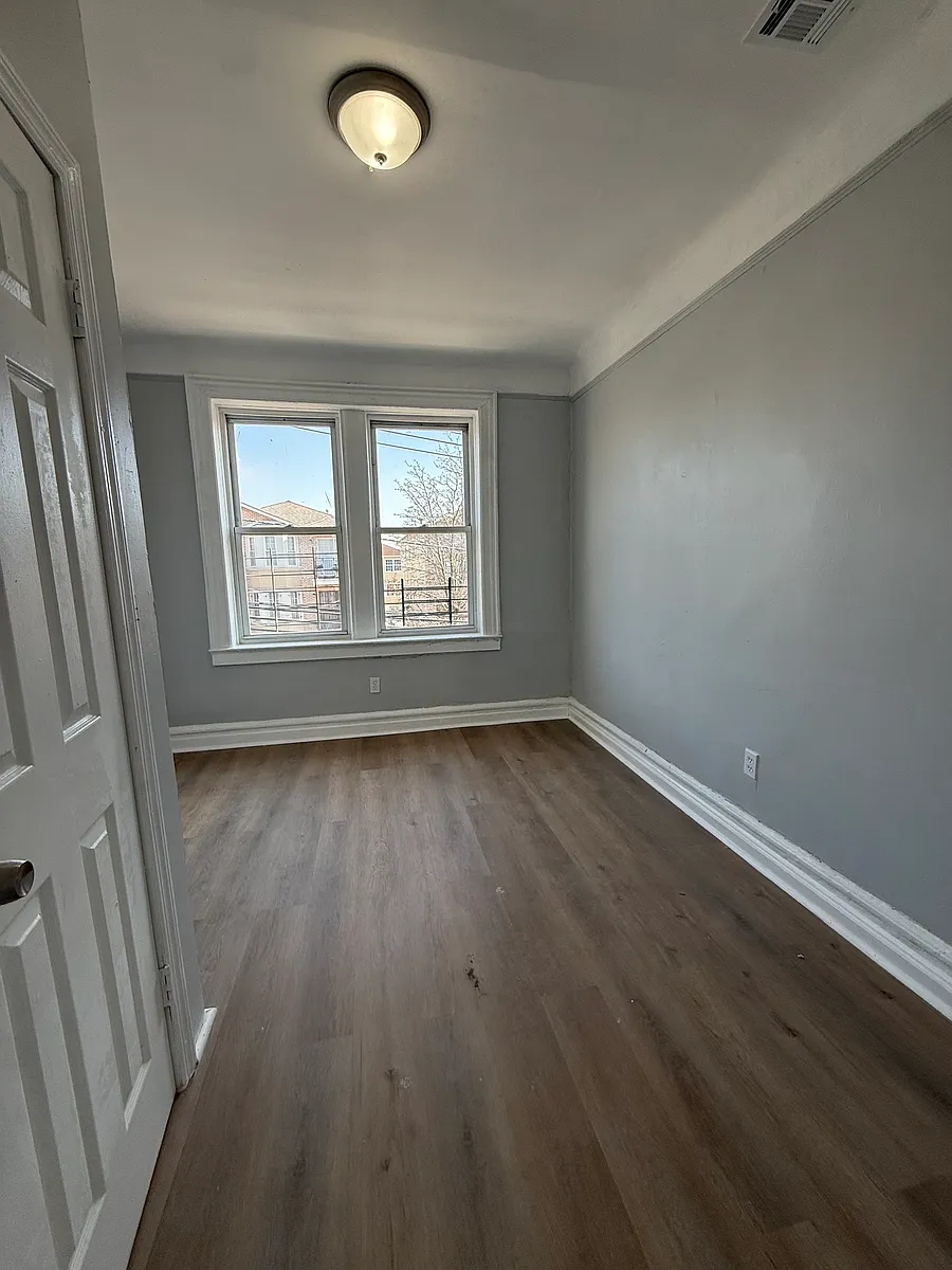 Building Photo - 729 S 13th St #2A