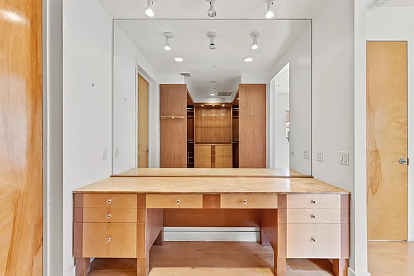 Sold by Reza Namazi, LREB | media 22