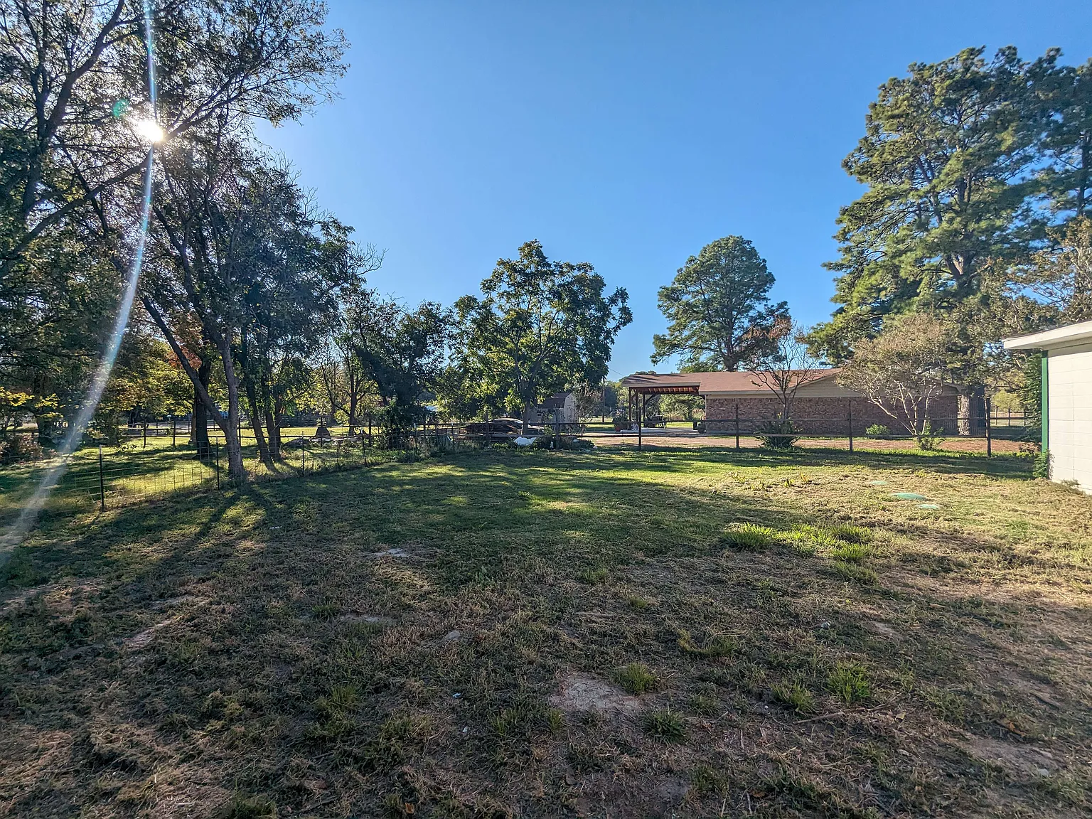 4 bed, 1.5 bath, 1700 sqft, $1,195 — Photo 4