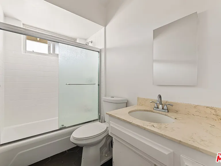 3500 W Manchester Blvd #462 — Photo 6