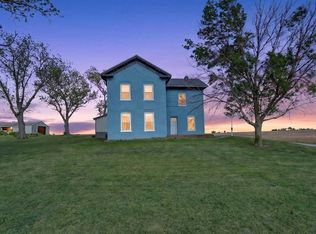 1463 Birkett Ave, West Liberty, IA 52776